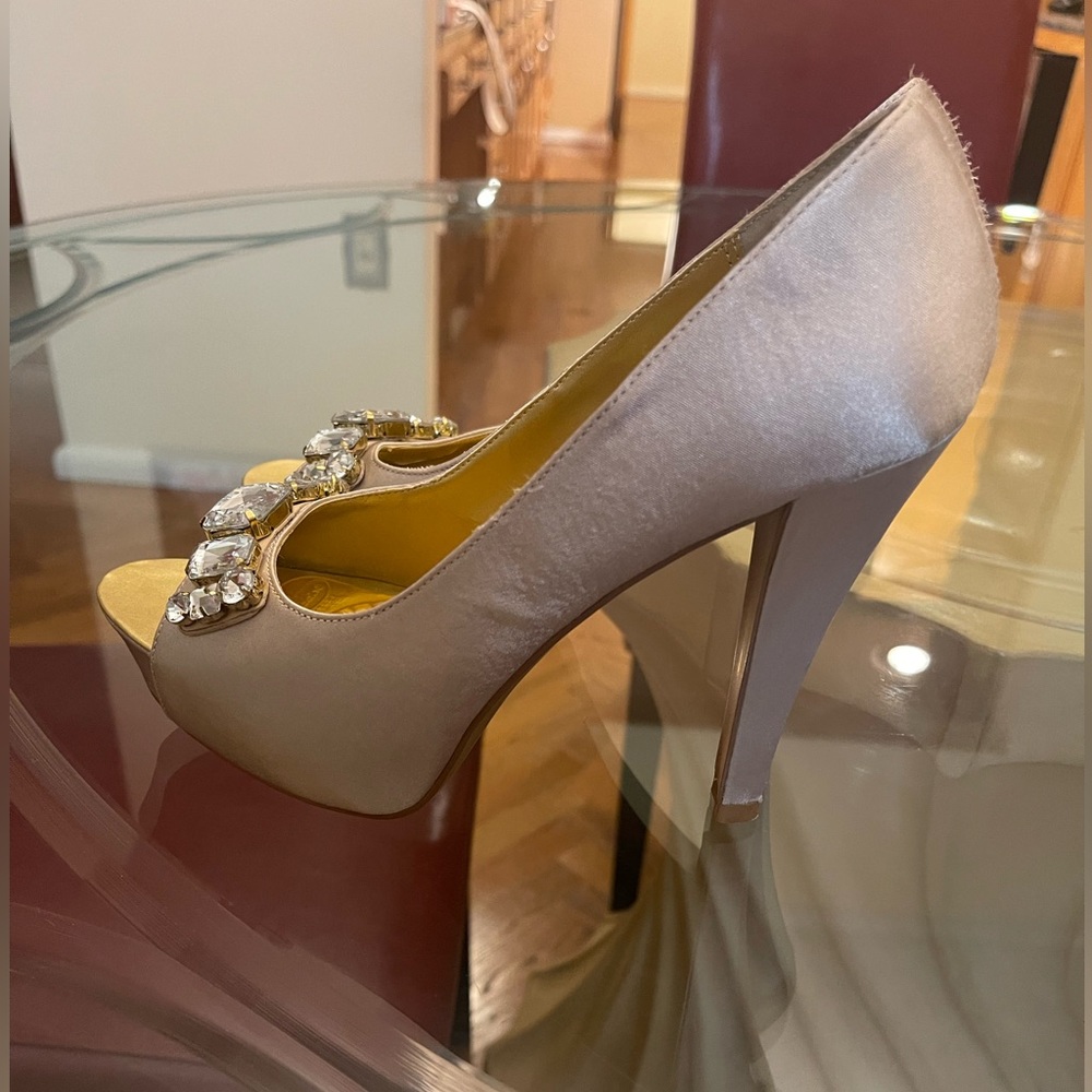 STUNNING PLATFORM HEELS with rhinestone detail, champagne color, 4.5 in heel